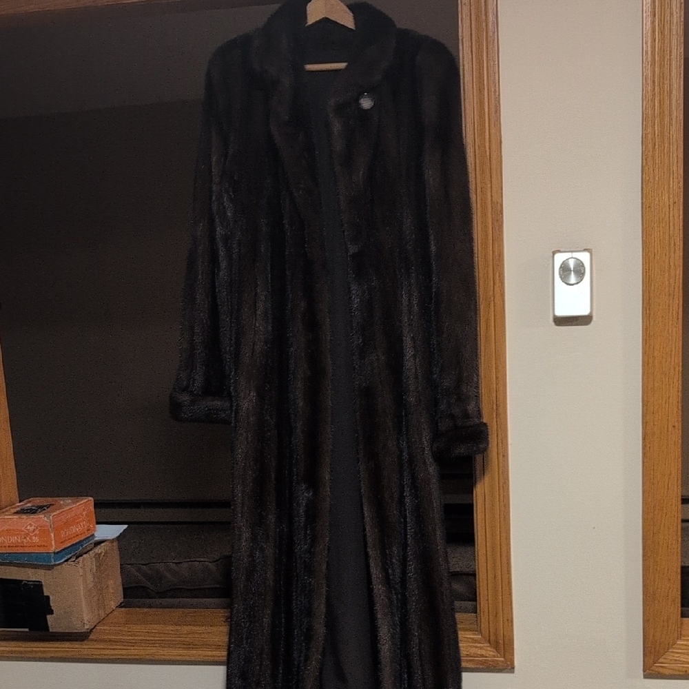 Luxurious Dark Brown Women's Coat